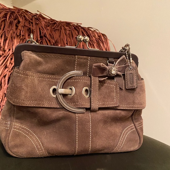 Coach Handbags - Vintage Coach Bolsa de Gamuza Suede Purse C05S-8A25